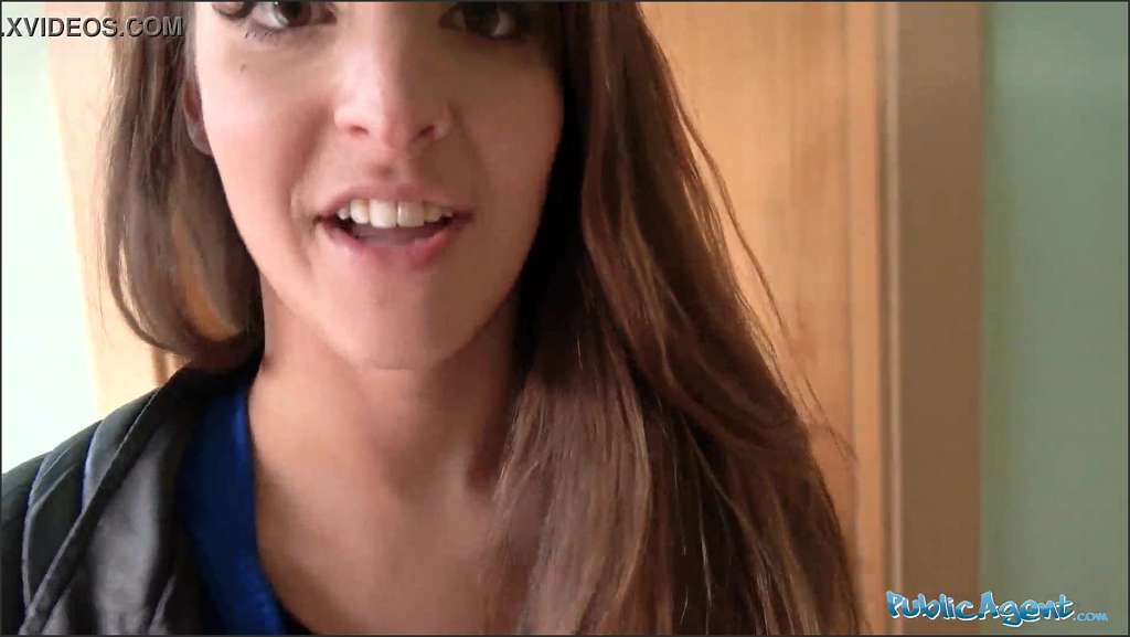 Amirah Adara vom Ex Lehrer bei MMF Dreier in Muschi gepoppt