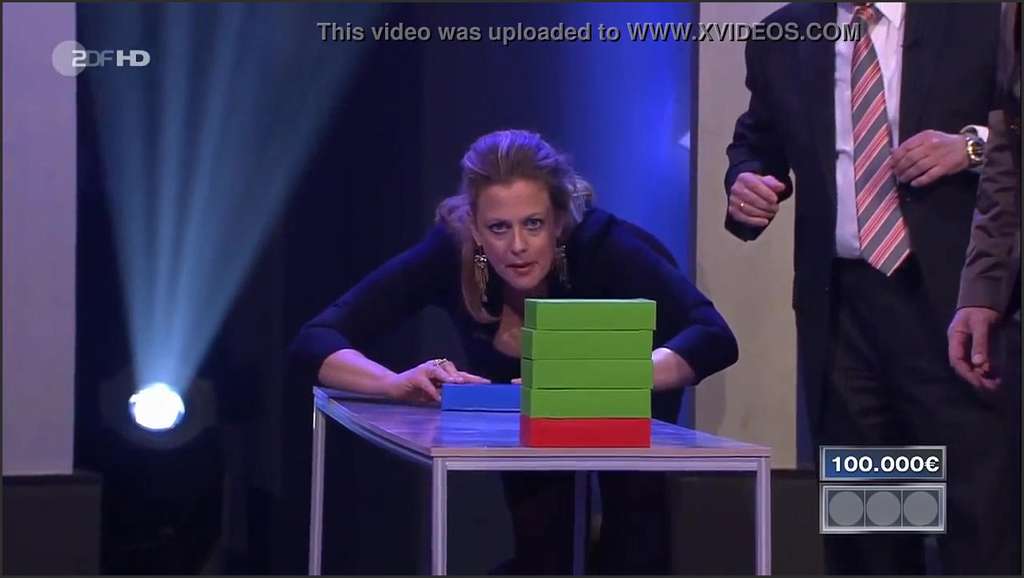 Barbara Schoneberger von Nebenan beim Masturbieren gefilmt