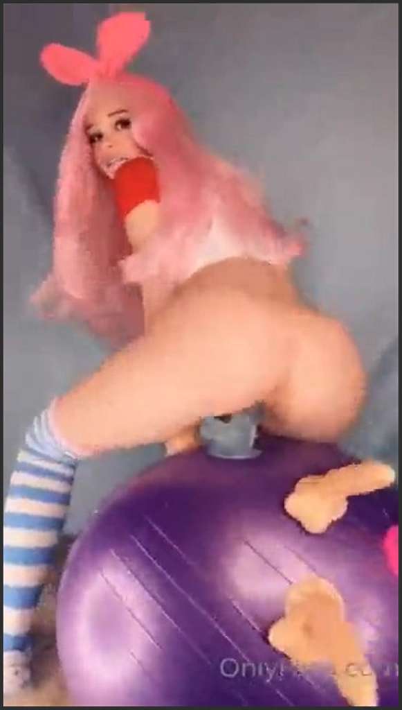 Belle Delphine haben sich einen ausdauernden Ficker geangelt
