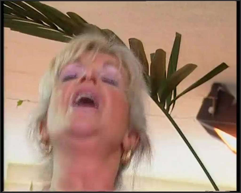 Claudia Kleinert Schlampe bumst mit ihrer Kundschaft