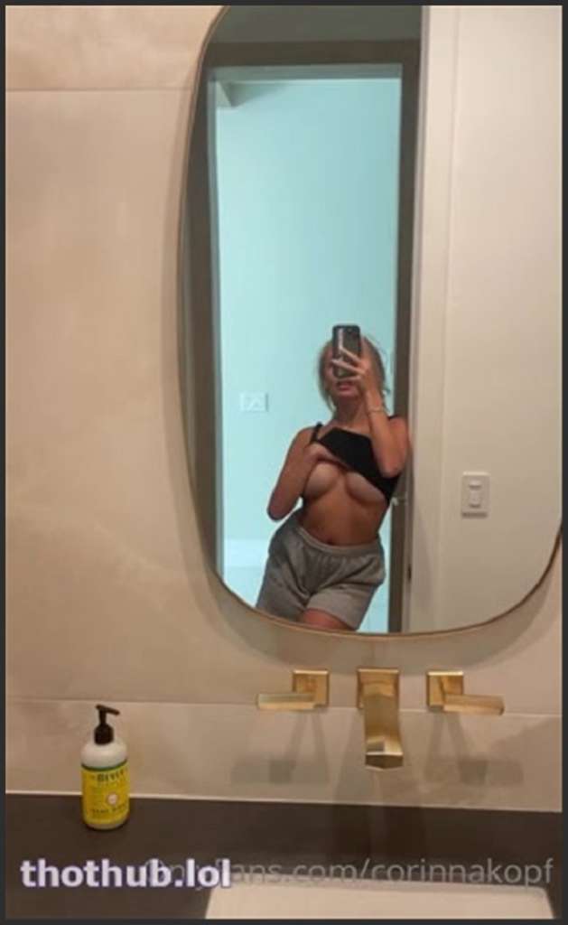 Corinna Kopf fickt sich mit Vibrator zum Höhepunkt
