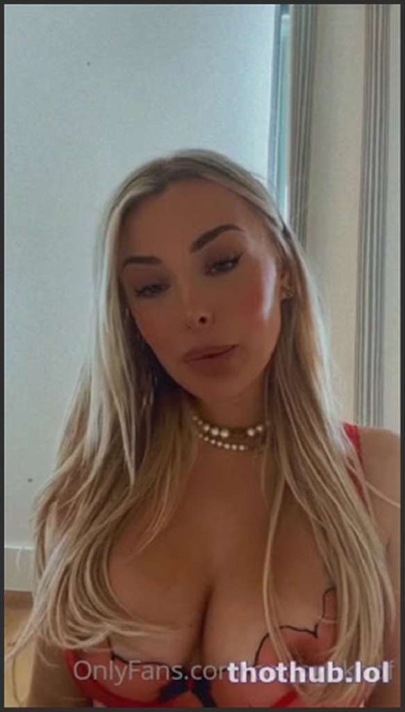 Corinna Kopf Pornoschlampen teilen sich einen harten Schwanz