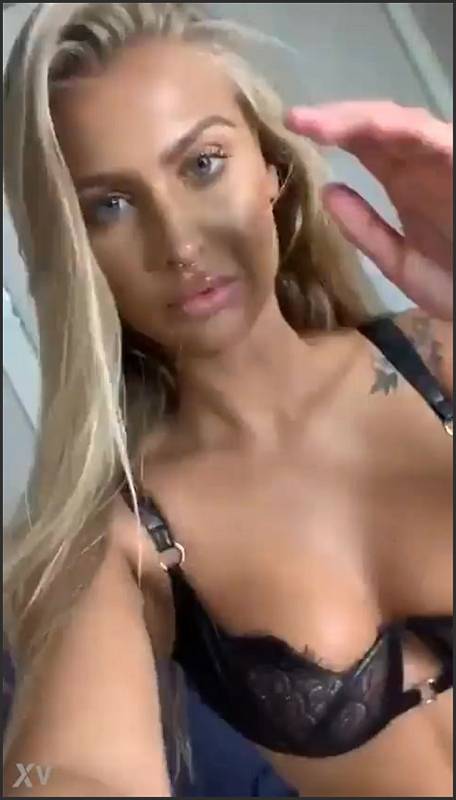 Shania Geiss lässt sich beim Solo erwischen
