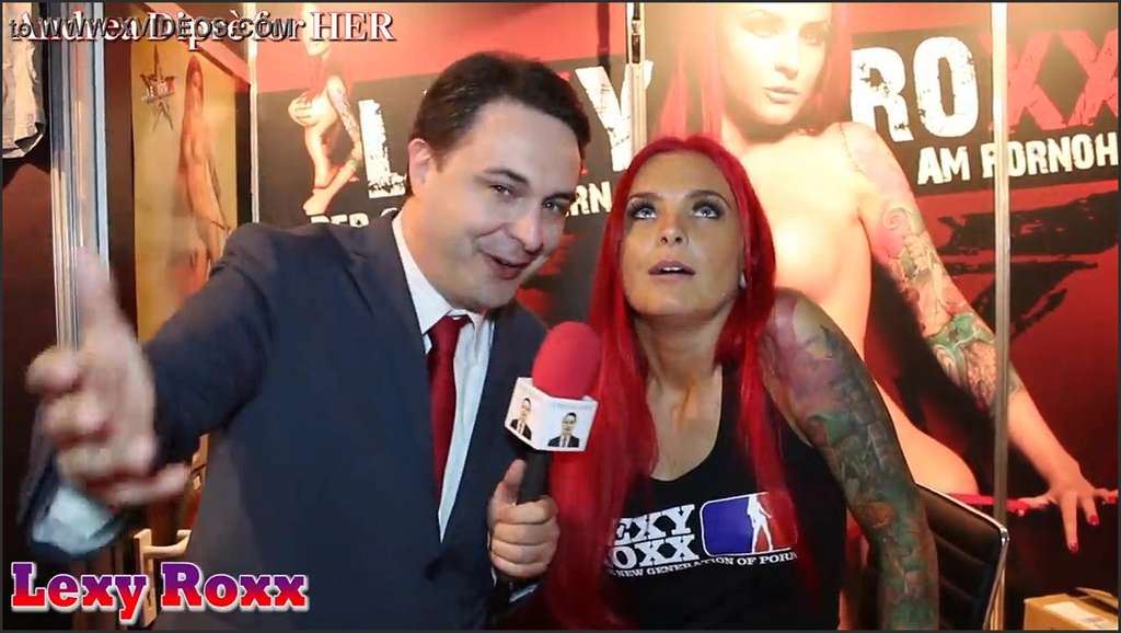 Lexy Roxx lassen dich beim Masturbieren zusehen