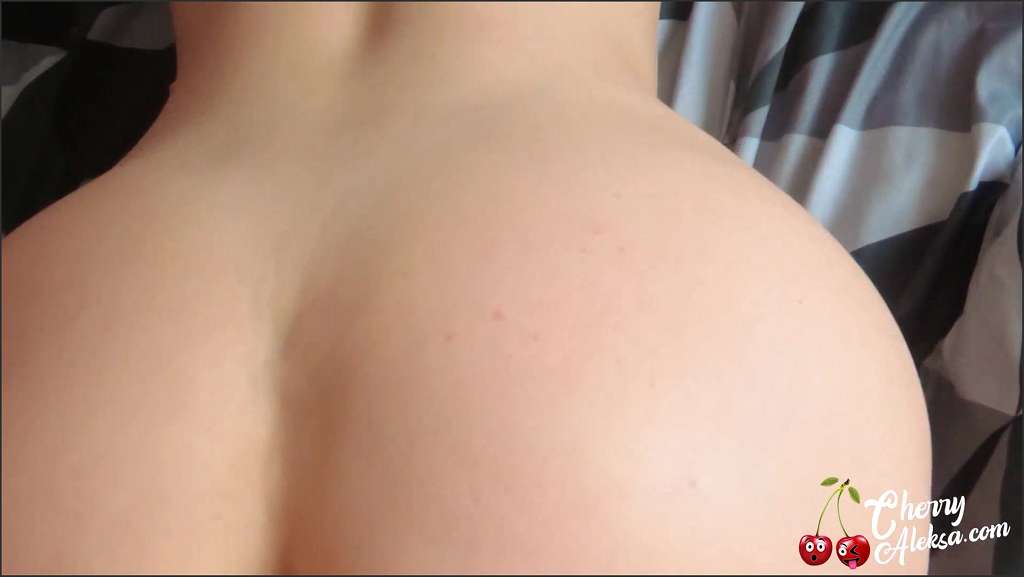 Queenkedi Gabi braucht beim Wandern einen Orgasmus