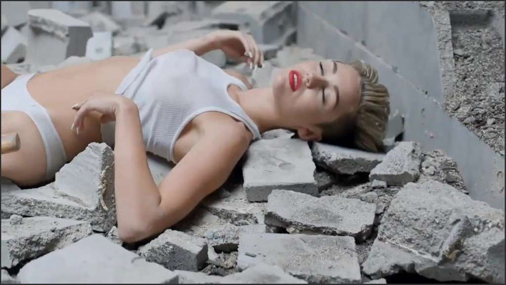 Miley Cyrus Kane keult sich den Riemen