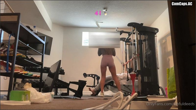 Französische und russische Praktikanten kamen, um mir komplette Fitnessroutinen beizubringen